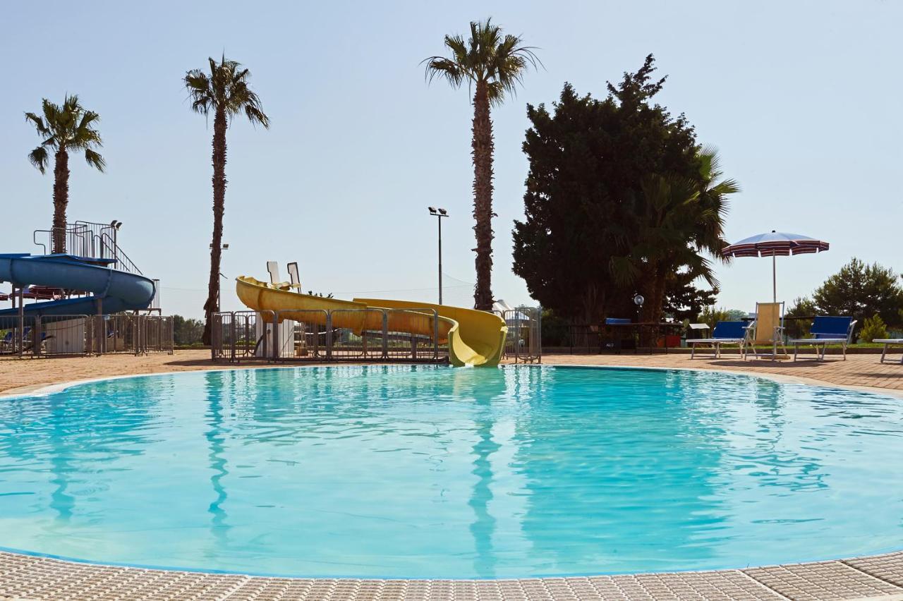 Alba Azzurra - CDSHotels Torre dell'Orso Kültér fotó